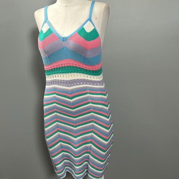 Colorful v-neck Crochet Chevron knit Dress Size small - Picture 5 of 16